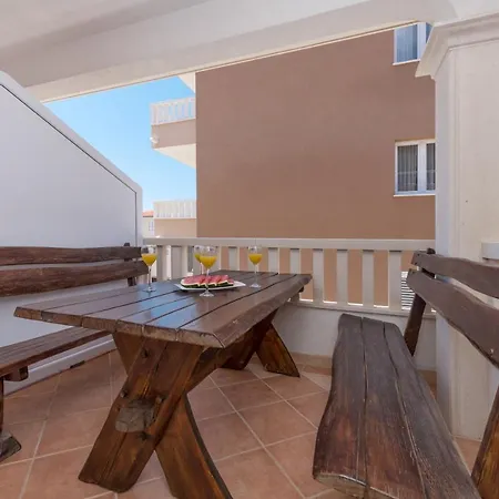 Apartment Skiljini Dvori - *