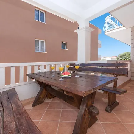 Skiljini Dvori - Apartment Makarska